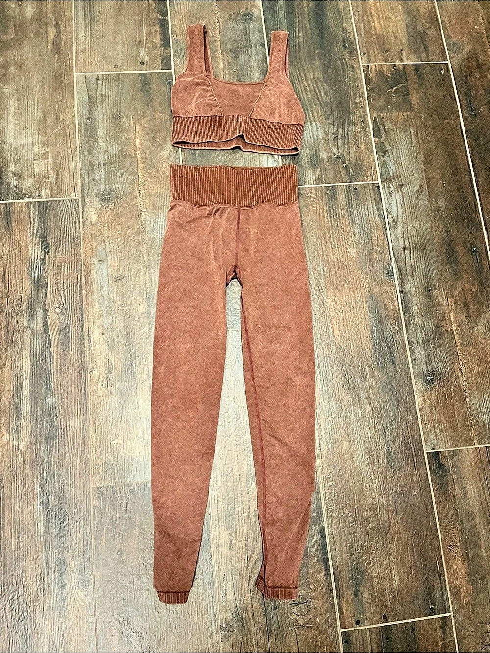 Ododos Burnt Amber Athletic Set Size XS/ Small Like New
